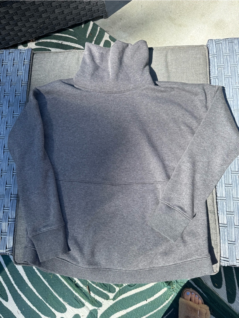 Athleta Heather Charcoal Pullover Sweatshirt